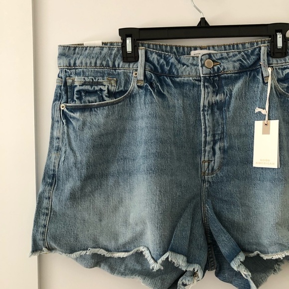 Good American Blue Cut Off Shorts 18 - Picture 5 of 9